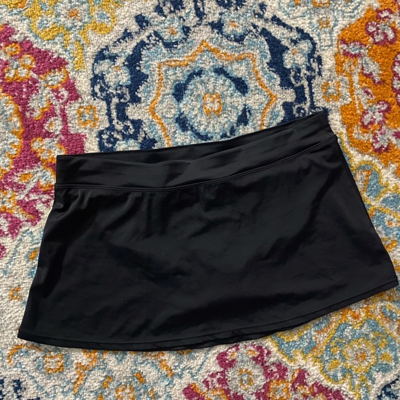 Jaclyn Smith Floral Sweetheart Neckline Animal Print Halter Tankini set - Picture 9 of 14